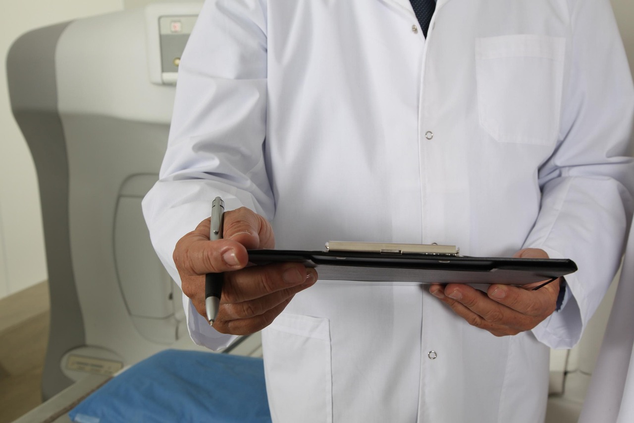 薄毛治療のために病院に行くべきかどうかの判断基準は？